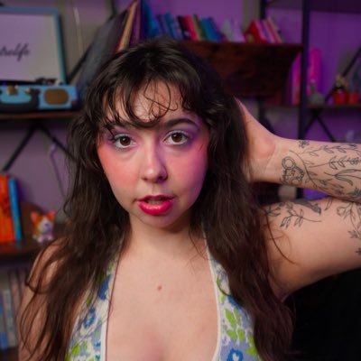 she/they/yourladyship 🍄 queer 🏳️🌈 slinging silicone 😈 autistic ✨ artist 💕NO SESSIONS🌶️ @siliconeslinger @jadedjungles