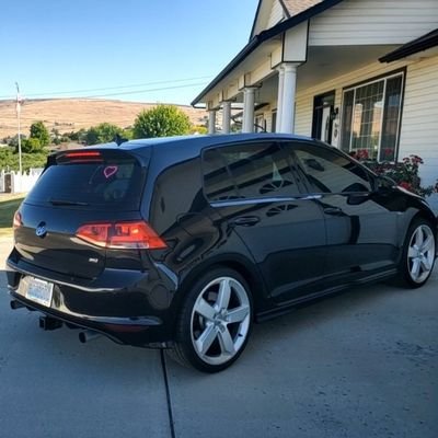 OuroborosSnyder's profile picture. Female🚺Work in Mental Health Field✏️Seattle Sports⚽️🏈⚾️LOVE Jeremy Wade🎣River Monsters🦈Nike SneakerHead👟Fashion👚Gauged Ears🚙Cars - VW Golf R👍Writing😁