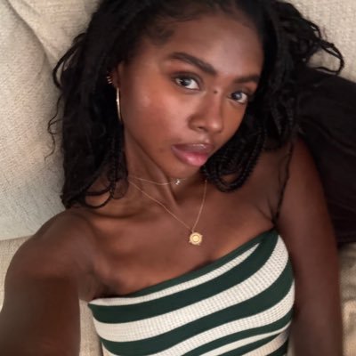 mikeyyyymikeeee's profile picture. peace follows me