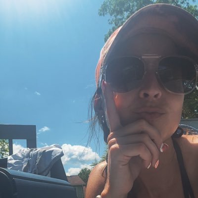 ky_mac's profile picture. “everything is different the second time around” 👣🕒