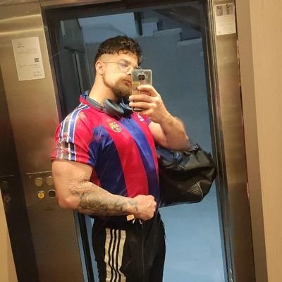 carlos_cuyas's profile picture. Fuck off