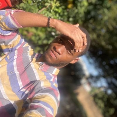 Étudiant à l'université de Lubumbashi, Faculté de médecine 🩺🫀.
C'est dans l'errance que l'on découvre ce qui est juste🙂
