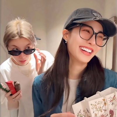 songc_09's profile picture. Only for LingOrm 💜
Standby account number:@songc_0310 @songc_01 @songc_02 @songc_03 @songc_04 @songc_05 @songc_06 @songc_07 @songc_08 @songc_10