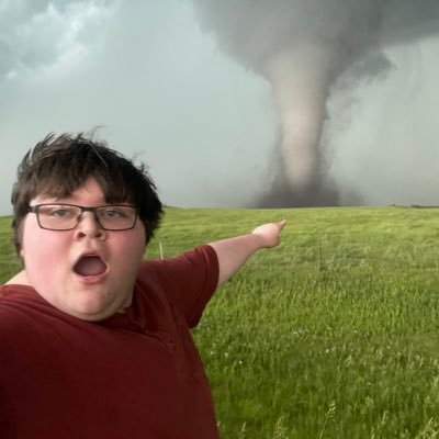 YoungWx07's profile picture. Weather nerd and storm chaser from NW Wisconsin | 18 | 🌪️= 12 | SCSU Meteorology ‘30 | Member of @NextGenWeather | NWS Duluth Trained Spotter