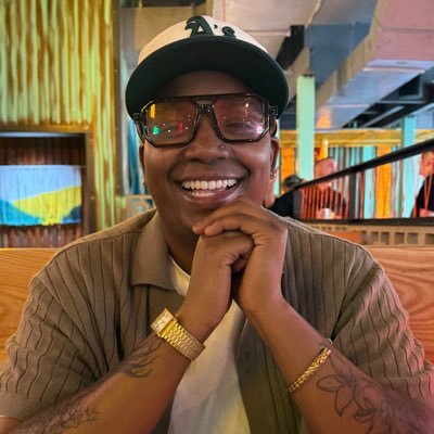 Here for jokes and hotties | tech babe | flower birl | ig rybreaaaad