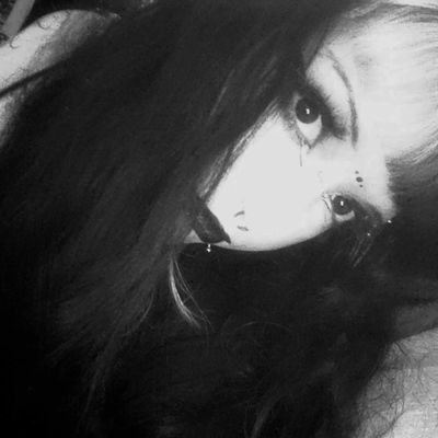 desgarraré tus deseos con el acero de mi odio ♫⃠
@n3crotoxic