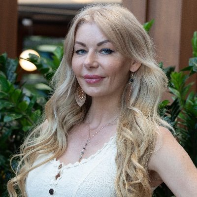 Leading a global movement to uplift women & children—with tech, purpose & unstoppable heart | Founder @PartnerAlly | Chief Volunteer @TheKindPower 💜 | Ex-Apple