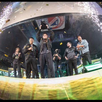 Glizock57's profile picture. #GreenWall #Rolltide #RavensFlock 24’ & 25’ B2B💍💍,EWC 25’ 💍