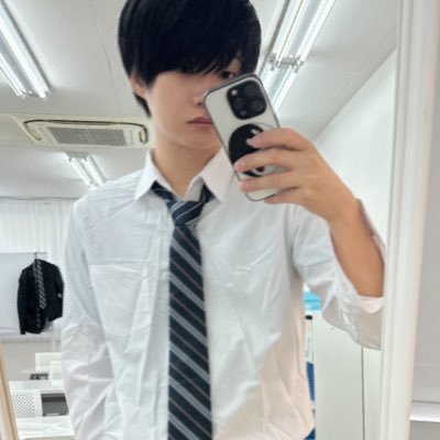 AV業界9年目。監督、男優、ハメ撮り、プロデューサーなどしてます。Fantia、myfans、その他諸々のご依頼はDMお願いします。女性のビキニ姿フェチ。勃起前に食べない人。ポーカー。麻雀 。ISTP-T。タバコ吸えません。梅干し撲滅委員会会長。