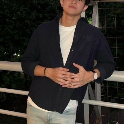 valeskanrrr's profile picture. infj/leo plate