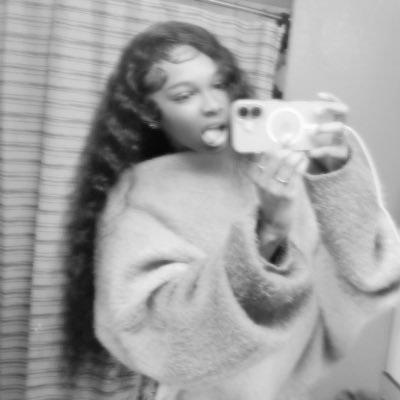 somerichjunkie4's profile picture. Slime b*tch, close yo backdoor!