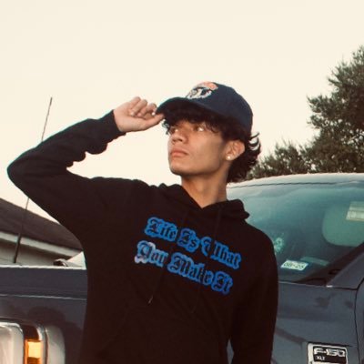 VitaleoGrindUp's profile picture. Life Is What You Make It 17 years old Documenting the come up Clothing Brand Owner Landscaping Owner