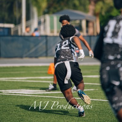 WR x @shsfootball1800 C/O 2028 151lb 5,9Email:k.grace7310@gmail.com