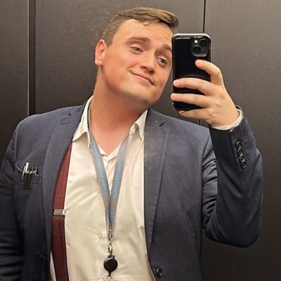 28yo Welsh (Speaker) | Gaymer | Singer | Theatre Lover | Former Events Manager (RAH & Sky Garden Ldn) | Corp FoH Manager.