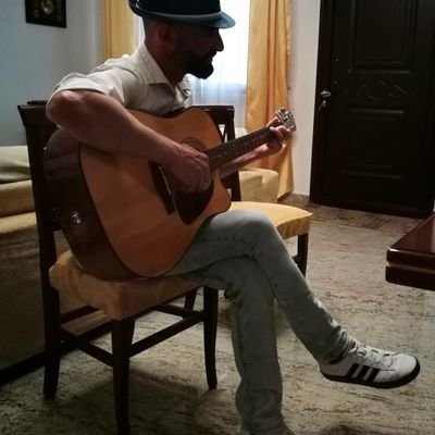 jkrlbrt's profile picture. 100% 🦂 trattare con cautela