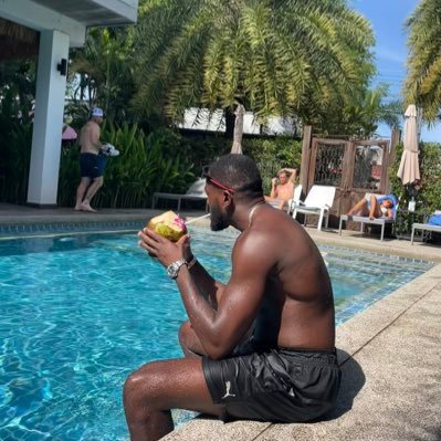 Lennox4h's profile picture. Sport ⚽️ 🏃🏿‍♂️Teaching 👨🏾‍🏫 Travel ✈️