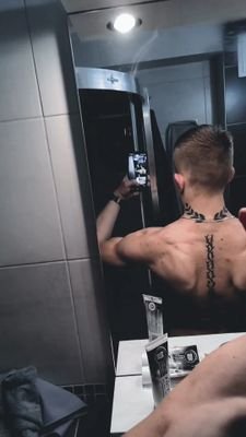 xmeeqiu's profile picture. pytać się możesz.  chuj Cie to obchodzi