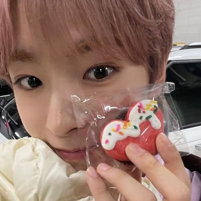 rottencue's profile picture. status: dmd in the making.. 🦷 #studytwt