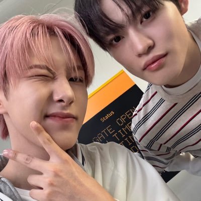 😸: mine (surname) is huang. renjun’s is zhong. ☆ they/she 20 ☆ semi-ia, mostly on priv