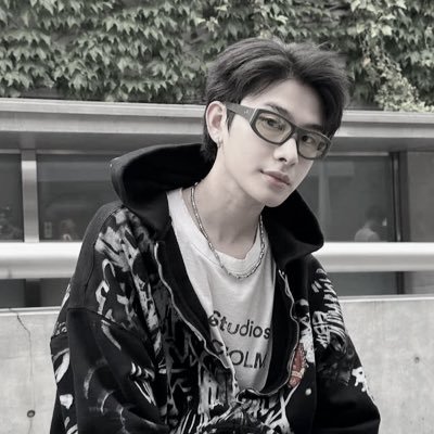( fan account ) — @thaichayanon 🚌⭐️ #THAIchayanon —— 1942 ( *´ސު`*) ชิบะแงวดำ 🐕🐈⬛* ♡ #ppnaravit —— ปภว 🐻🐼 ( #reviewwอัยจอ ) 🥨✨