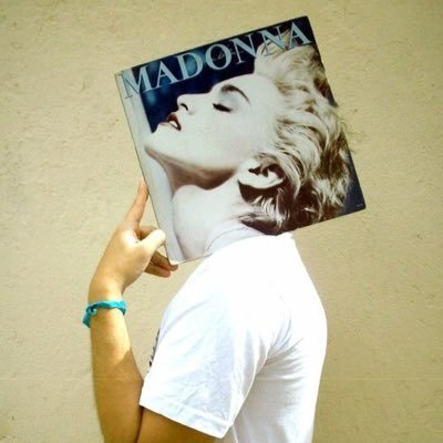 edito vídeos, vj de YouTube e filho de Madonna Aqui tem ideias, confissões, memes da cultura pop (ñ levem a sério, ok?) / Minha arte na lojinha!