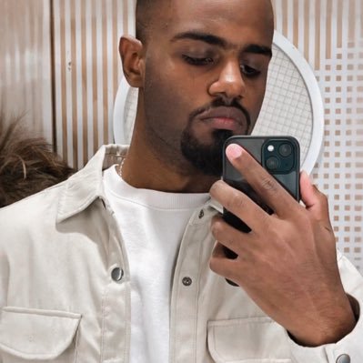 hagguo's profile picture. always on a spiral