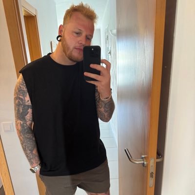 Casual VGCer | he/him | lvl 31 | Pokémon | Trick Room enthusiast || Wooper has my heart || LFC