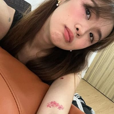 matchastrawvber's profile picture. 