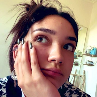 Hi_itsRenee's profile picture. I write. You read. We both pretend it’s not therapy.