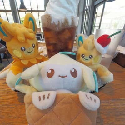 pamo_ske's profile picture. パモットのぱもすけ、パモ族、ヌメルゴンジラーチ虫ポケ他 主の好きな子がいろいろ出てくるぬい&お出かけの写真アカウントです。
トレーナー:ゆな @yuna_ske (こちらはごちゃまぜ垢です)