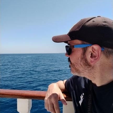 Crítico cinematográfico en @Dirigido_por y @RevistaRubik. Cocreador del podcast de cine @AQuemaPod. Me nominaron a un Ignotus por cuentista.
