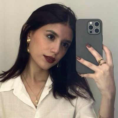 Licenciada en Imagen y Relaciones Públicas.
