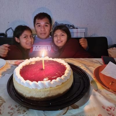 Si por azares del destino pudiese elegir varias profesiones, elegiria ser sin duda, maestro, escritor, sociologo, matematico, ingeniero y en una de esas...espia