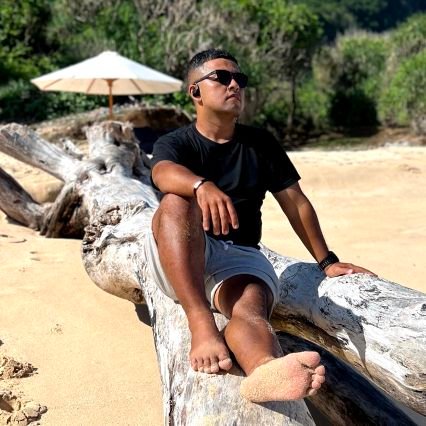| Timeline ini bukan ruang pamer,
ini tempat gue nyimpen cerita yg bisa lo like atau skip |