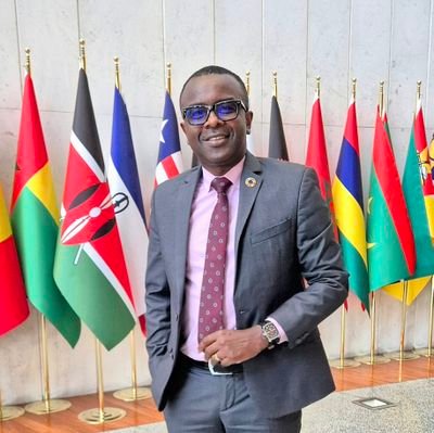 edwinrigha's profile picture. Migration governance expert with 20+ years’ experience driving research, policy, programmes & partnerships.

Personal tweets |  RTs not endorsement