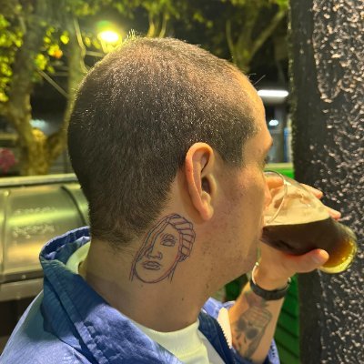 muchoparaaca's profile picture. Cruel, elitista, apolíneo, divino. 
La solución: balcanización.