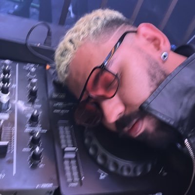 SP Designer / Event producer at Bloco da Lana, Toca Britney and ALT. DJ resident at @boatezig DJ set on link