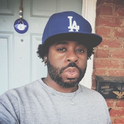 Sit-down Comedian ¦¦ I am NOT a Content Creator. Just existing here. ¦¦ Definitely not for the prim and proper ¦¦ ∞ ¦¦
