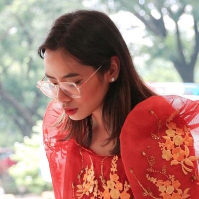 tiffany_glz's profile picture. intern at @rapplerdotcom | lagi't lagi para sa bayan ✊