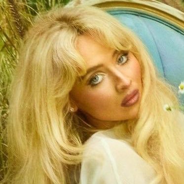 daily content for the talented Sabrina Carpenter ₊˚ෆ