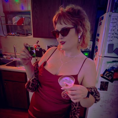 Yes, I’m THAT erinsamjo || I’m dry and i smell like baileys || Ace Ventura without coke ||