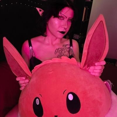 AsterFoxxx's profile picture. Just you friendly neighborhood gamer goth. Here to share updates on streaming schedules, occasional pictures, game highlights, and updates on my content.