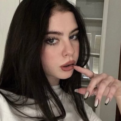 cretinaa Profile
