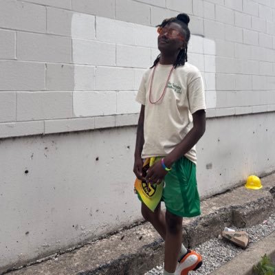 je_boog's profile picture. do you belong here 🧑🏾‍🌾 👻:champagne.papp