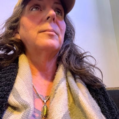 JenLTellyaShow's profile picture. 
