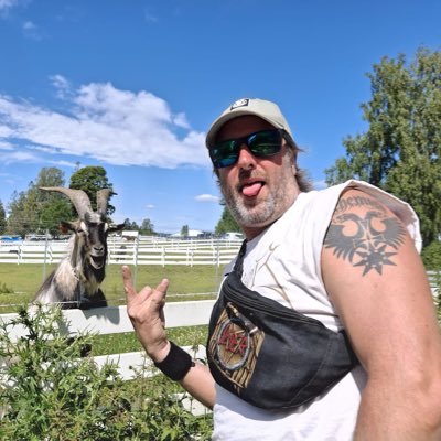 Metal head. Host on @heavy_matters podcast. @Twitch Affiliate- @Joey_Lowe. Father of two. Here to spread a little bit of sunshine.
