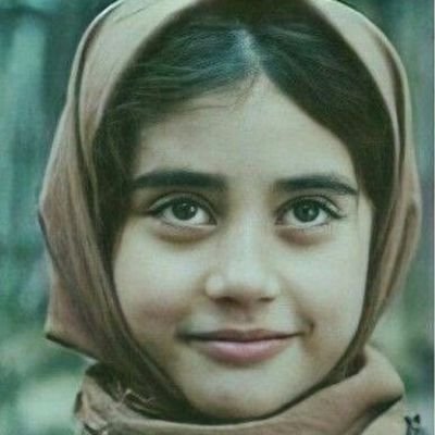 زنی اهل مبارزه، فعال دانشجویی، به دنبال یافتن الگوی سوم زن در جامعه/ روایتهای کوتاه زنانه رو مهمان ما باشید.