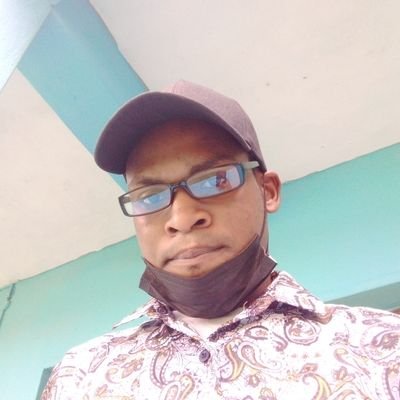 FagbayiboO's profile picture. ✨ Product Designer | Turning complex ideas into simple, usable designs. ☕️ + 🖌️ + 🔄.