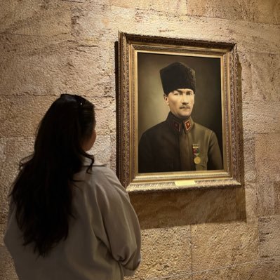 bettyonline's profile picture. “Yüksel Türk! Senin için yüksekliğin hududu yoktur. ”