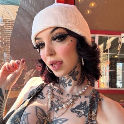 goth asf 🖤 OKC 📍 this is my backup follow my main
@gothcowgirllll